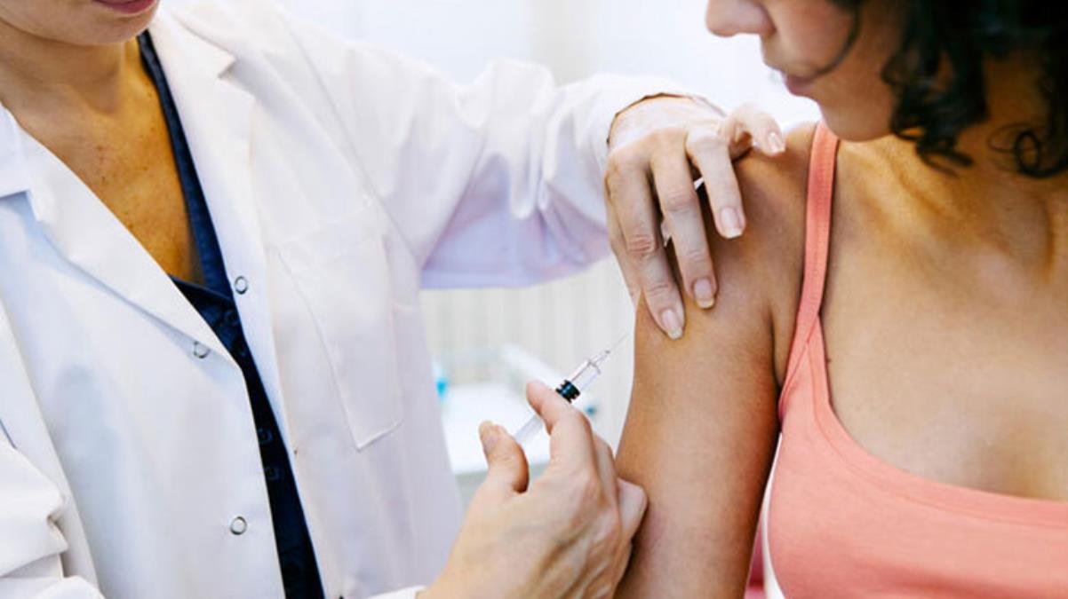 3. doz aşılamaların başladığı Türkiye’de 2 doz BionTech yaptıran vatandaşlara önemli uyarı: Üçüncü doz için bekleyin