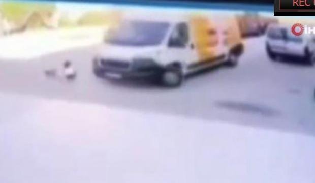 4 yaşındaki çocuğun kedi sevgisi canına mal oldu