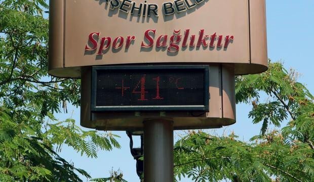 Adana’da termometreler 41 dereceyi gösterdi, parklar doldu