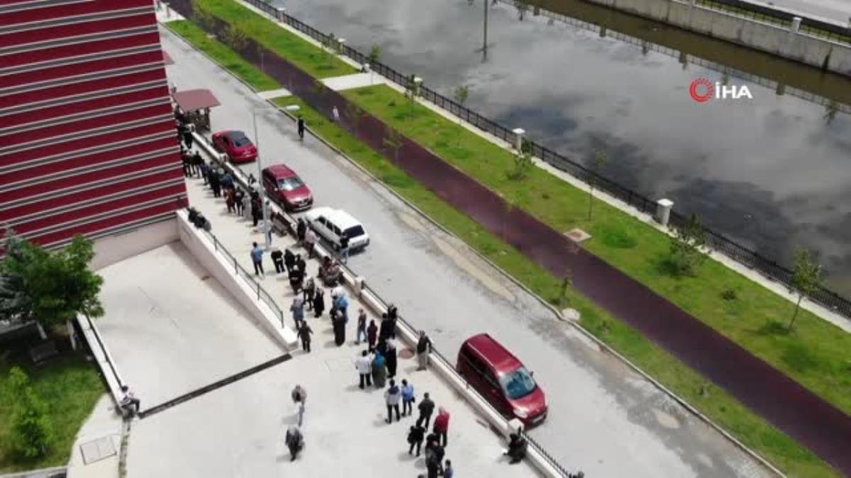 Afyonkarahisar’da aşı kuyruğu