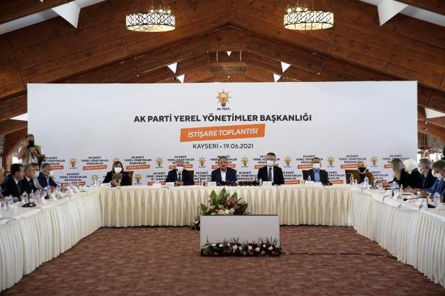 AK Parti’li Özhaseki: “CHP’li belediyelerin taş üstüne taş koydukları yok. Algı operasyonu çekerek devam ediyorlar”