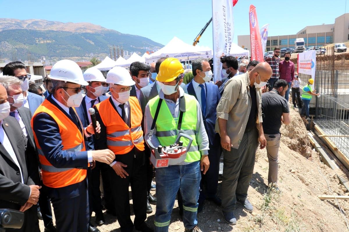 AK Parti’li Ünal: “Bu ülkenin yapabilme gücüne saldırıyorlar”