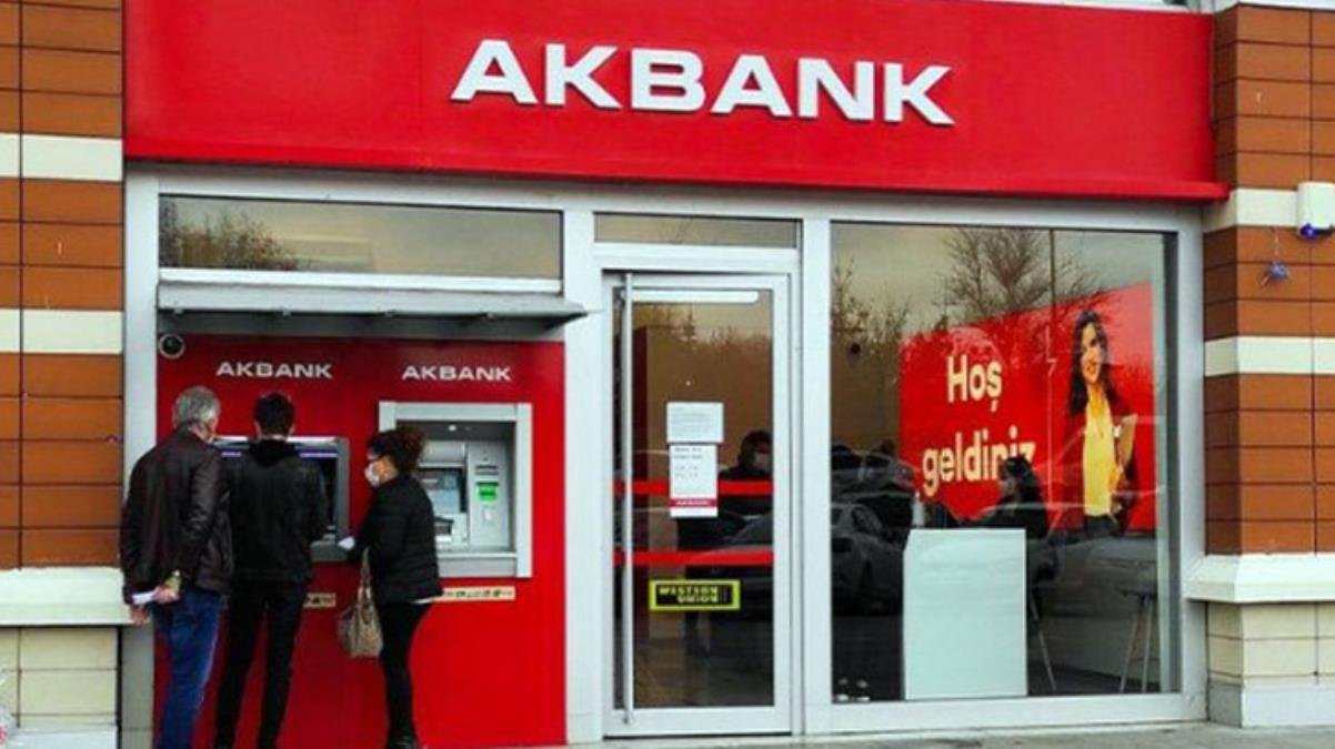Akbank “teknik sorunu” kısmen çözdü! ATM’leri yeniden hizmet vermeye başladı