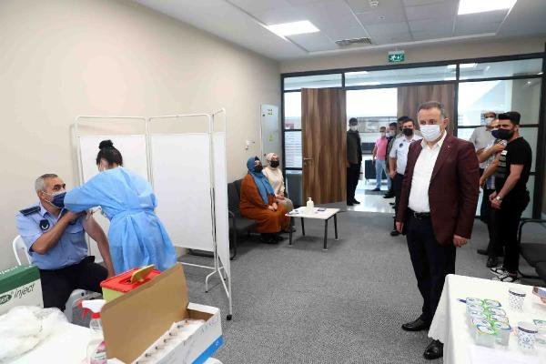 Bağcılar Belediyesi çalışanlarına Kovid-19 aşısı