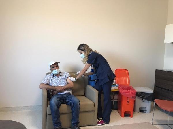 Bakan Koca:  Arkadaşlarımızın fedakarlıkları aşı için en anlamlı çağrıdır