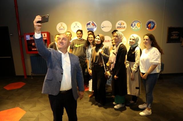 Başkan Bıyık, gençlerle bir araya geldi