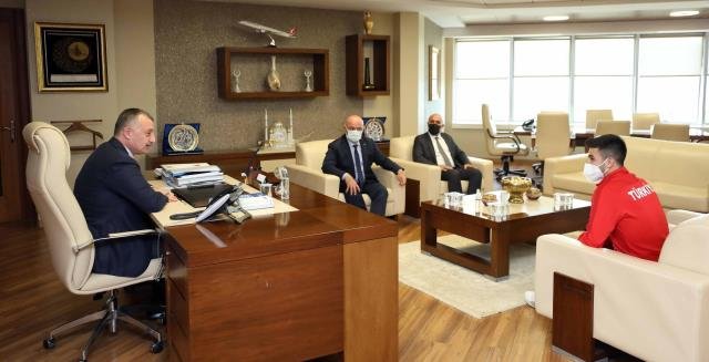 Başkan Büyükakın, ”Eray ile gurur duyuyoruz”