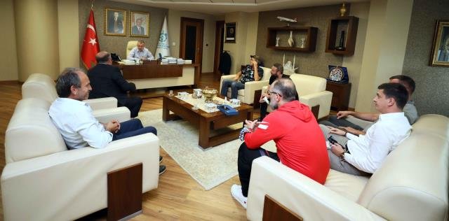 Başkan Büyükakın, ”Ülkemizin istiklali ve istikbali her şeyin önündedir”