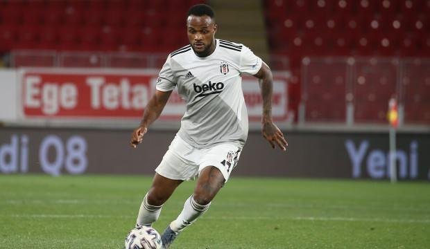 Beşiktaş’tan Larin’e: Ya sözleşme imzala ya transfer ol