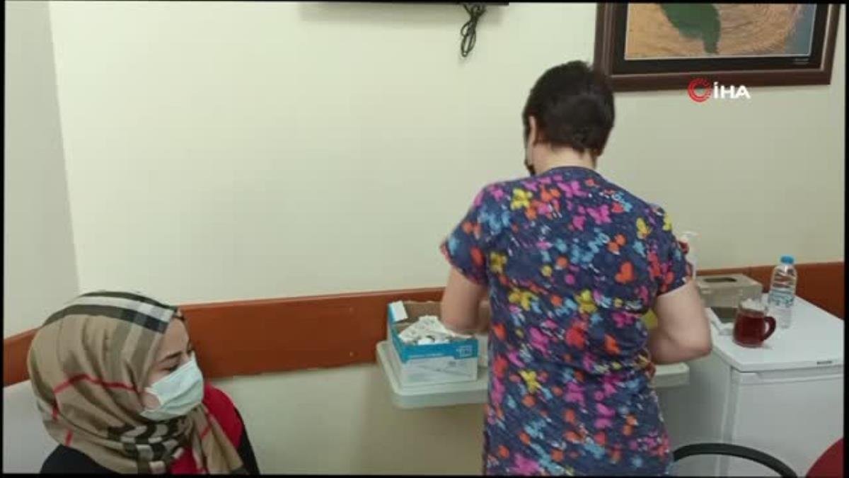 Büşra hemşireden ‘aşı kampanyasına katılın’ çağrısı