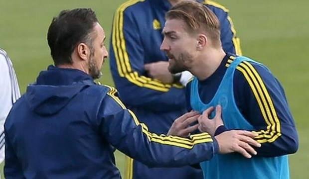 Caner Erkin: Hocamıza laf edenin karşısına çıkacağım!