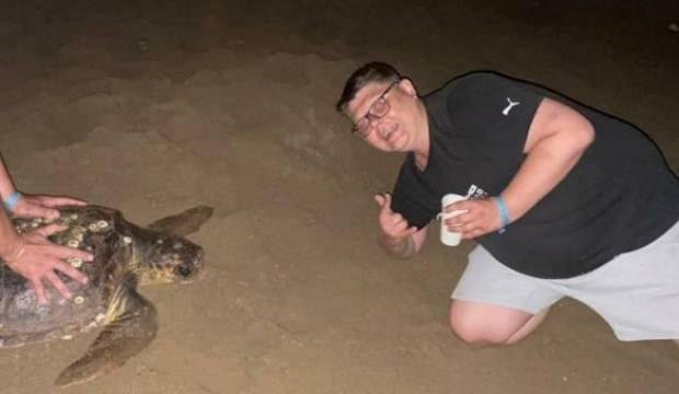 Caretta carettaya eziyet eden turistlere para cezası