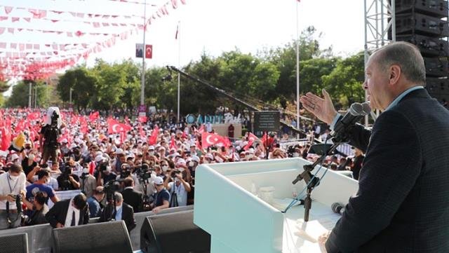 Cumhurbaşkanı Erdoğan, Diyarbakır’dan Selahattin Demirtaş’a sert çıktı: ‘Seni başkan yaptırmayacağız’ diyenler Yasin Börü’nün hesabını verdi mi?