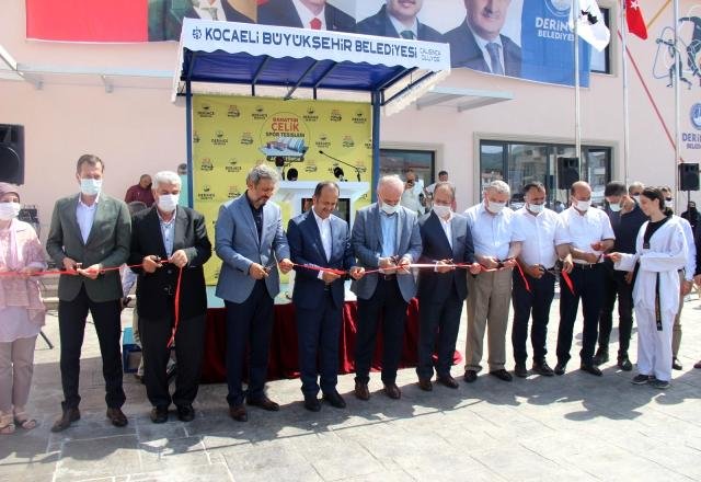 Derince’nin spor kompleksi, dualarla hizmete açıldı
