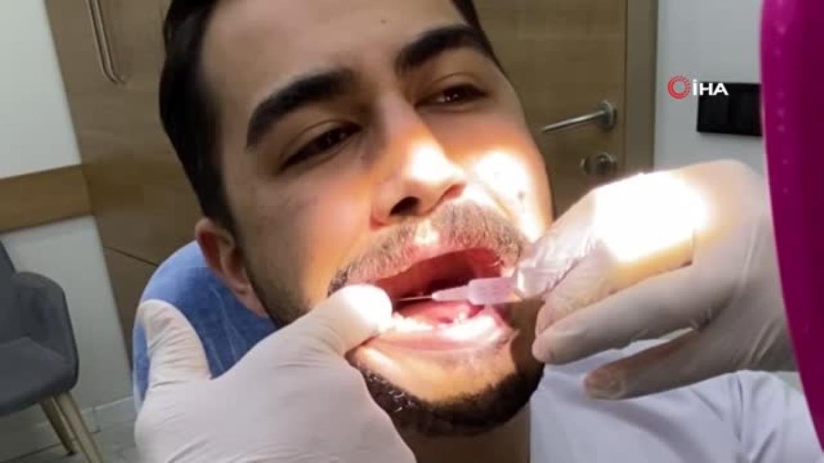Diş hekimi ağrıyan 20’lik dişini kendi çekti