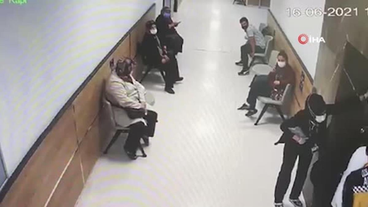 Doktorun inanılmaz kurtarma mücadelesi…Sedyenin üzerine çıktı, böyle kurtardı