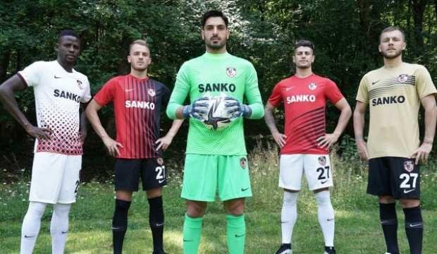 Gaziantep FK, yeni sezon formalarını tanıttı