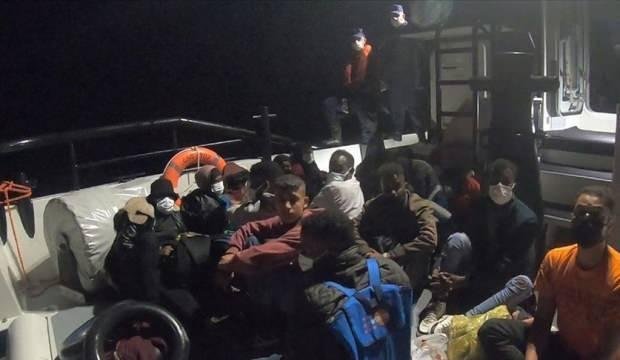 İzmir ve Aydın’da Türk kara sularına itilen 128 sığınmacı kurtarıldı