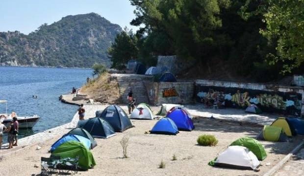 Karaborsa tatil! Çadırlarda bile yer kalmadı