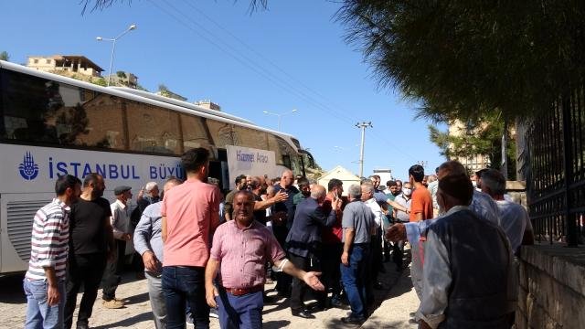 Kaza yapanlara su vermek için aracından inip, feci şekilde can veren genç, memleketi Mardin’de toprağa verildi