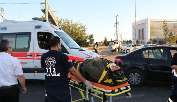 Kontrolden çıkan otomobil 3 araca çarpı: 3 yaralı