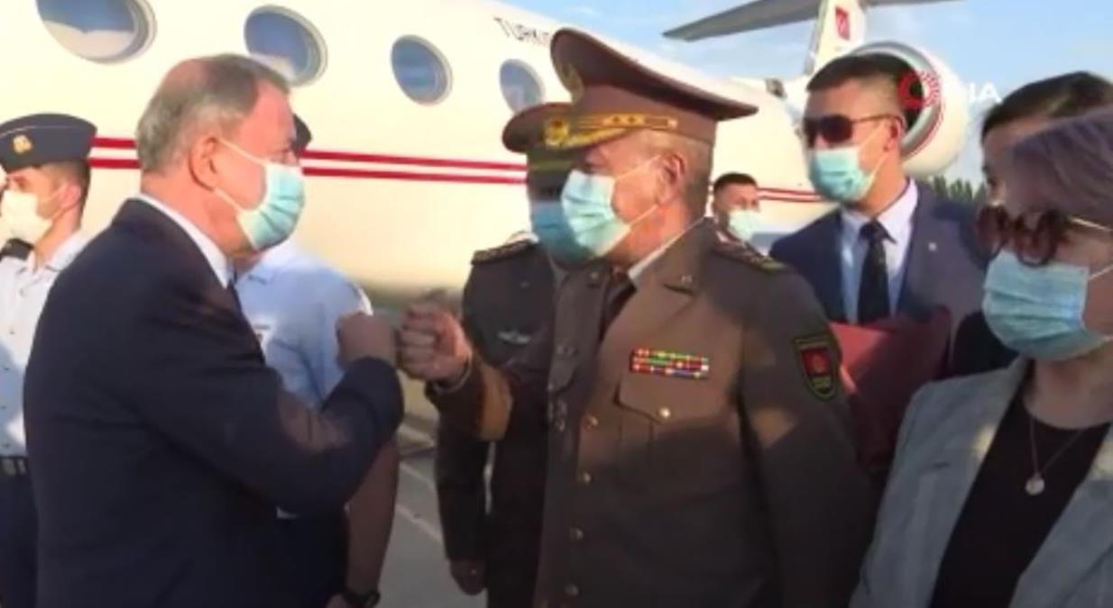 Milli Savunma Bakanı Akar, Türkiye’nin Bişkek Büyükelçiliğini ziyaret etti