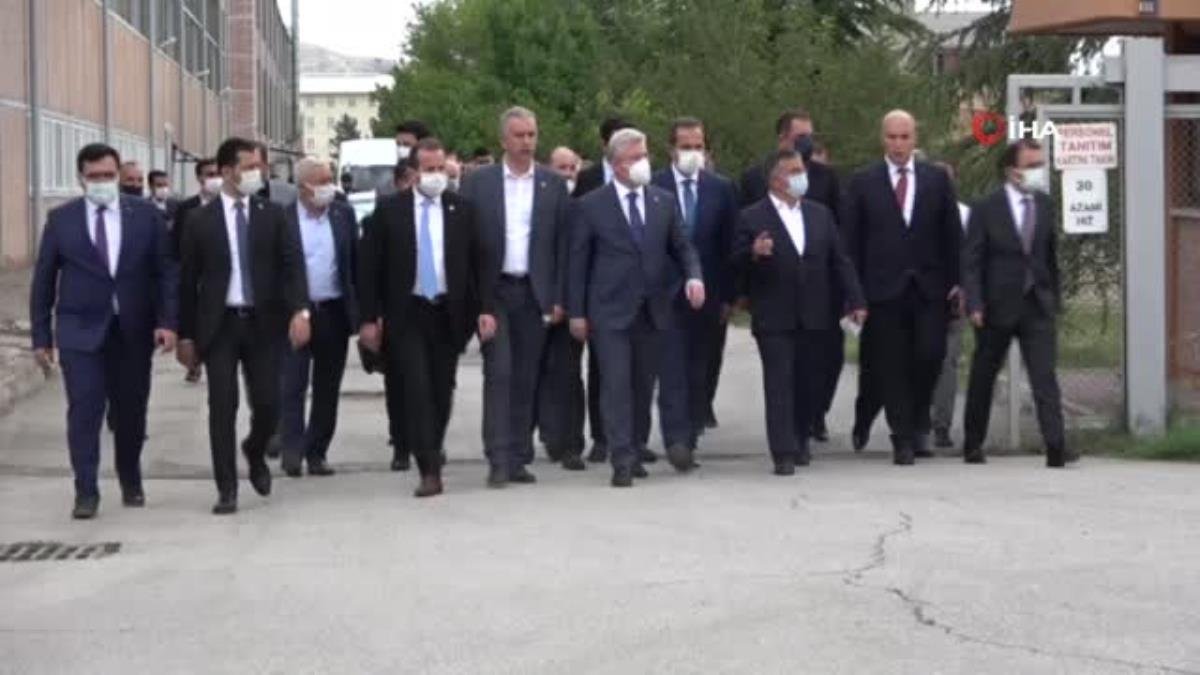 Milli Savunma Komisyonu Başkanı Yılmaz, MKE işçileri ile bir araya geldi