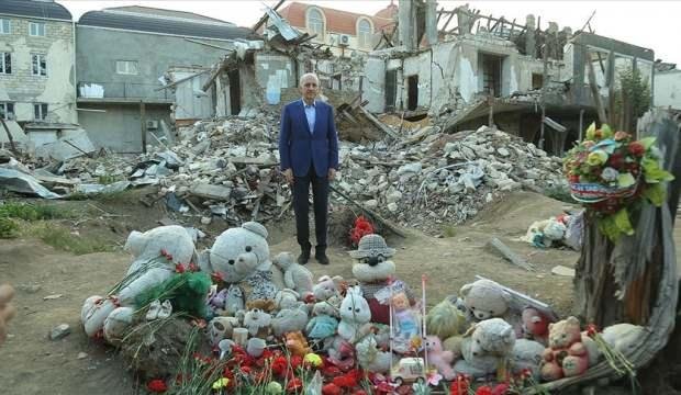 Numan Kurtulmuş, sivillerin hayatını kaybettiği Gence’yi ziyaret etti