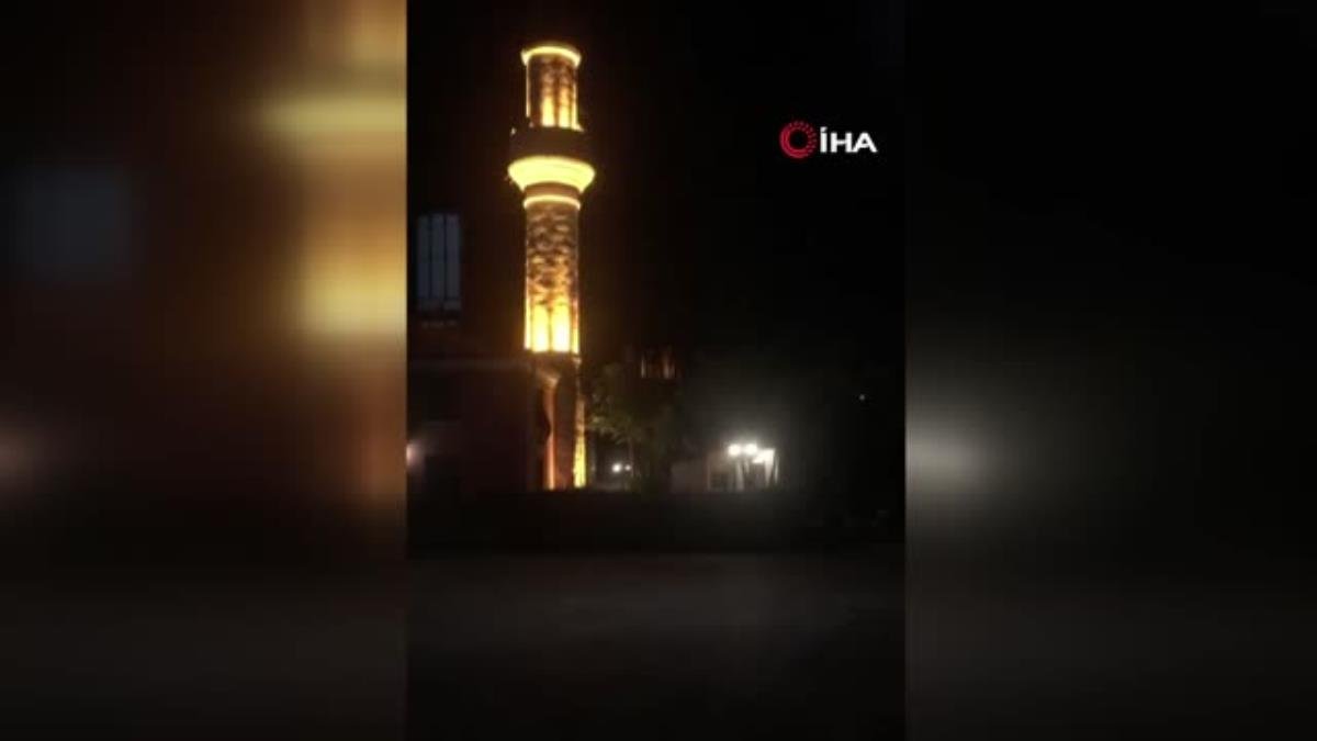 Örümcek adam gibi tırmandığı pencereden camiye böyle girdi