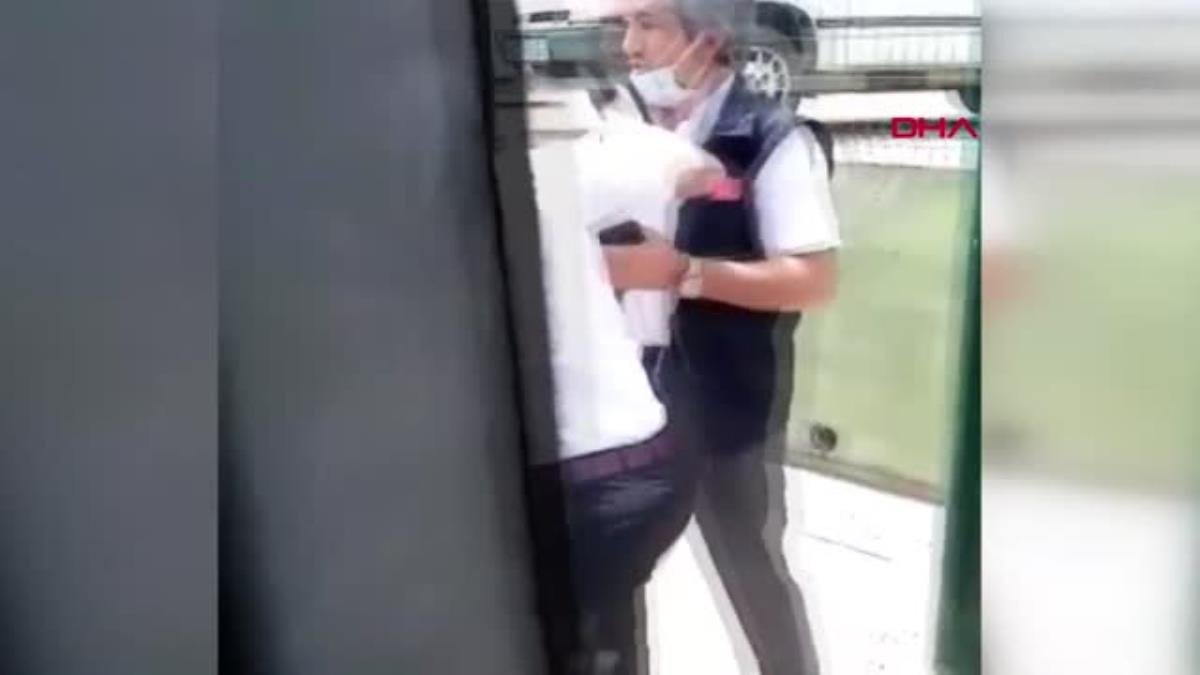 OTOBÜS ŞOFÖRÜ TARTIŞTIĞI YOLCUYU TEKME TOKAT DÖVDÜ