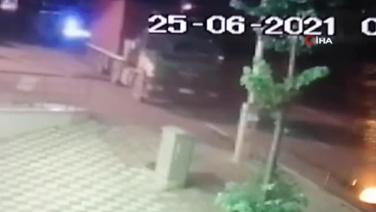 Park halinde kayan tır 6 aracı böyle biçti