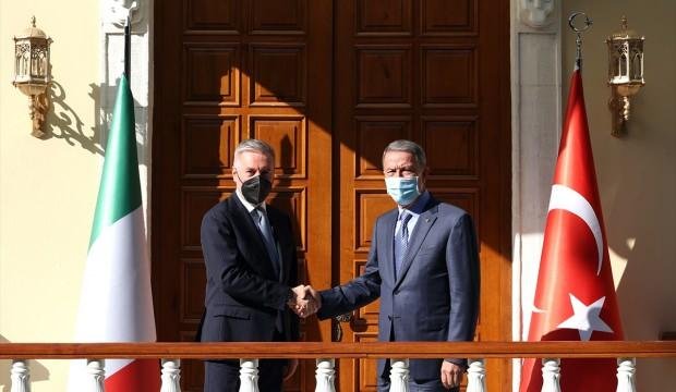Son dakika: Bakan Akar, İtalya Savunma Bakanı Guerini ile görüştü