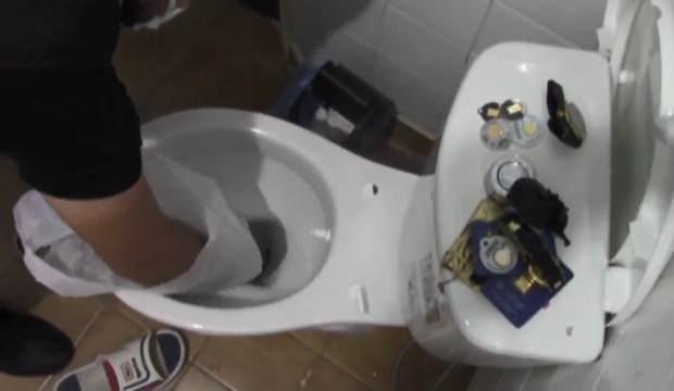 Teknik ve fiziki takip 2 ay sürdü! ‘Zula’ tuvaletinden binlerce liralık altın çıktı