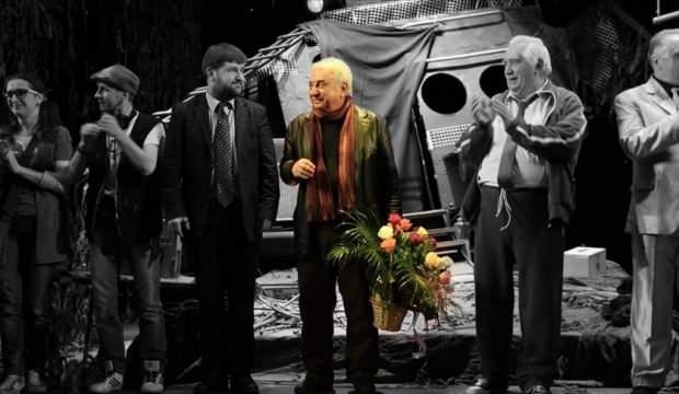 Tiyatroya adanmış ömür: Tuncer Cücenoğlu