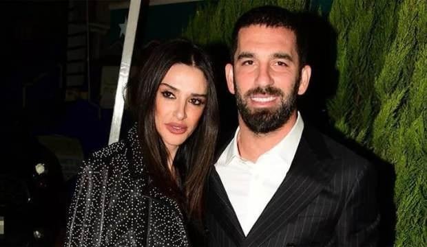 Ünlü futbolcu Arda Turan’ın eşi Aslıhan Doğan turan evinin kapılarını açtı!