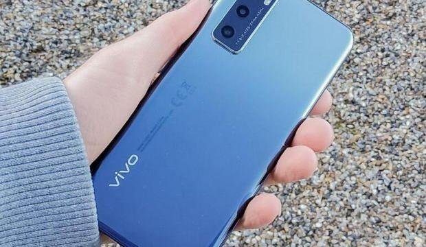 Vivo’dan çılgın patent: Telefondan drone çıkıyor