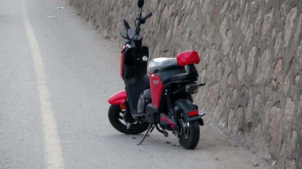 Yeni aldığı elektrikli bisikleti otomobille çarpışan şahıs yaralandı