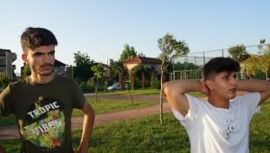 Disardan Gelen Gencler