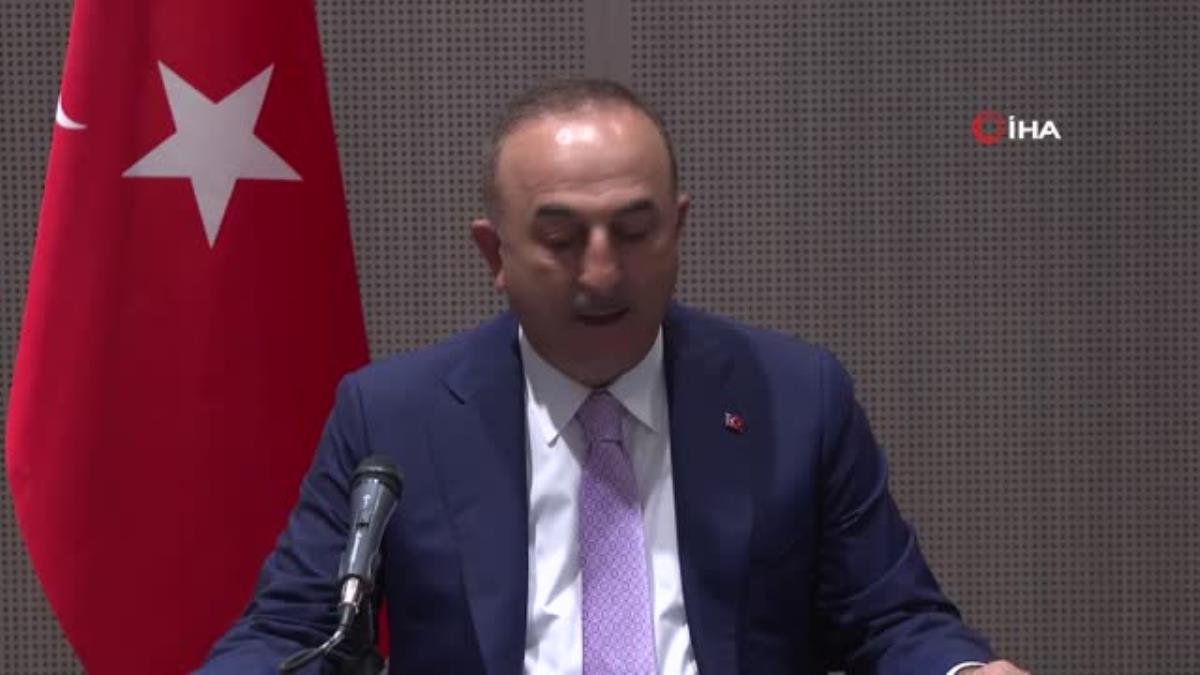 Bakan Çavuşoğlu, Cezayir’de Türk iş adamlarıyla bir araya geldi