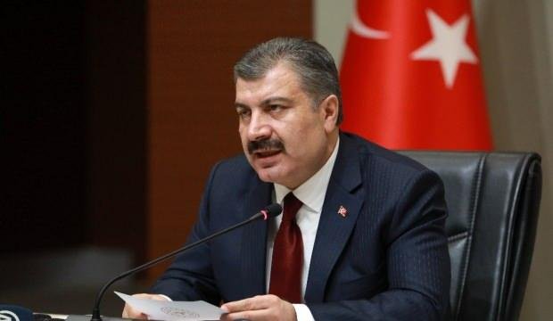 Bakan Koca’dan “kendisinin ve ailesinin aşı olmadığı” iddialarına yalanlama