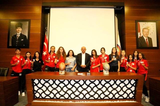 Başkan Söğüt başarılı sporcuları ağırladı