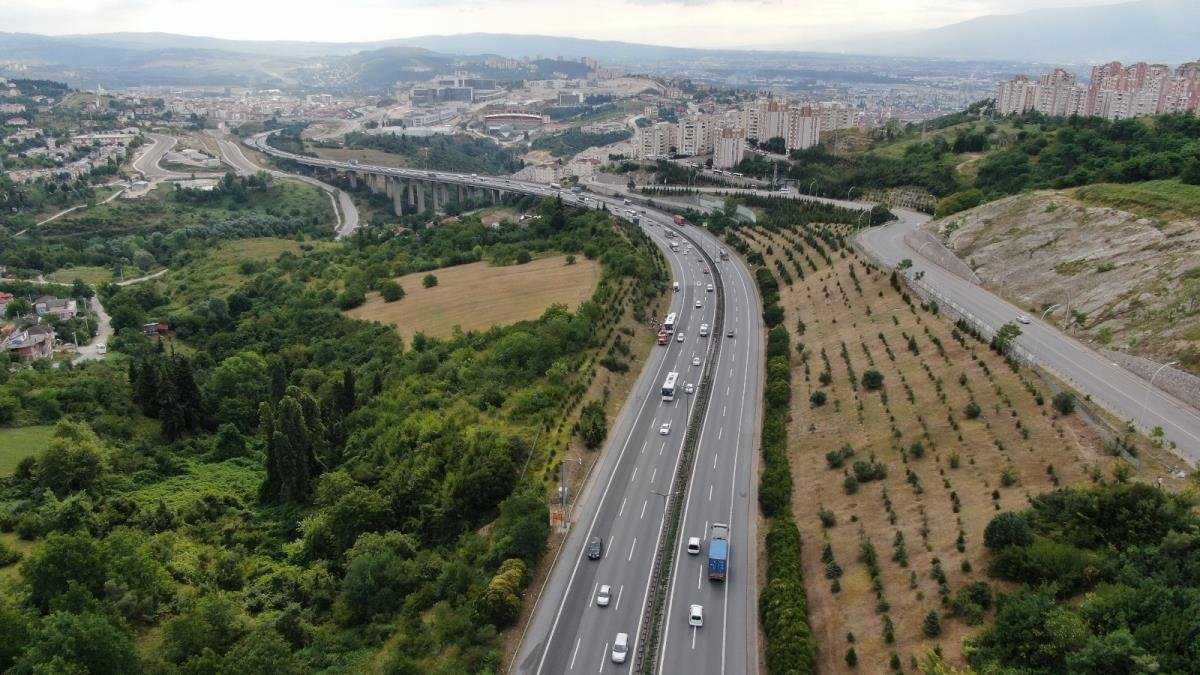 Bayram tatilinin son gününde TEM’de akıcı trafik hakim