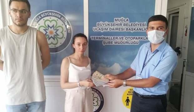 Belediye şöförünün hassasiyeti Rus turisti sevindirdi