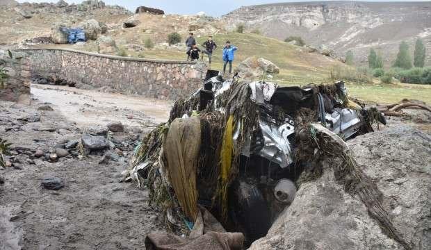 Bir sel haberi de Kars’tan! 40 ev kullanılamaz hale geldi