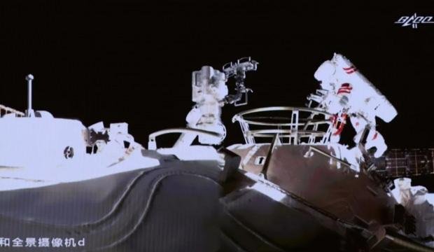 Çinli astronotlardan uzayda ikinci yürüyüş