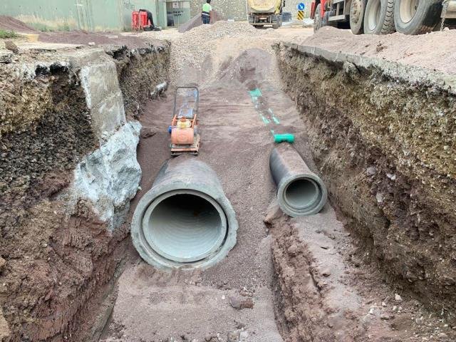 Derince İstiklal Caddesi’nde altyapı çalışmaları yapılıyor