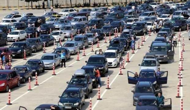 Edirne Valiliğinden dönüş yolundaki gurbetçilere beklememeleri için tavsiye