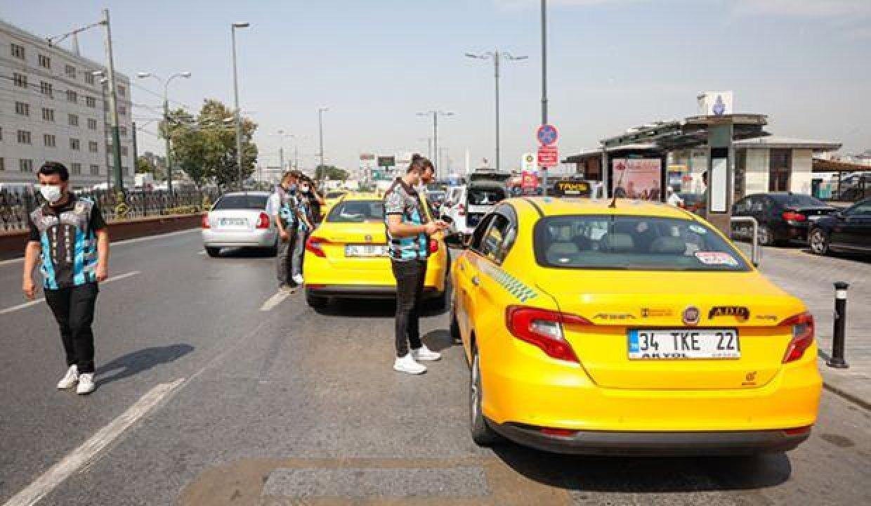 Eminönü’nde denetim; kurallara uymayan taksicilere ceza kesildi