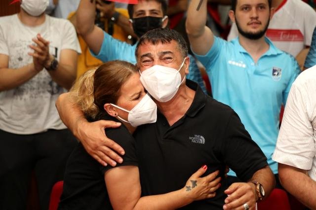 Eray Şamdan’ın babası göz yaşlarını tutamadı