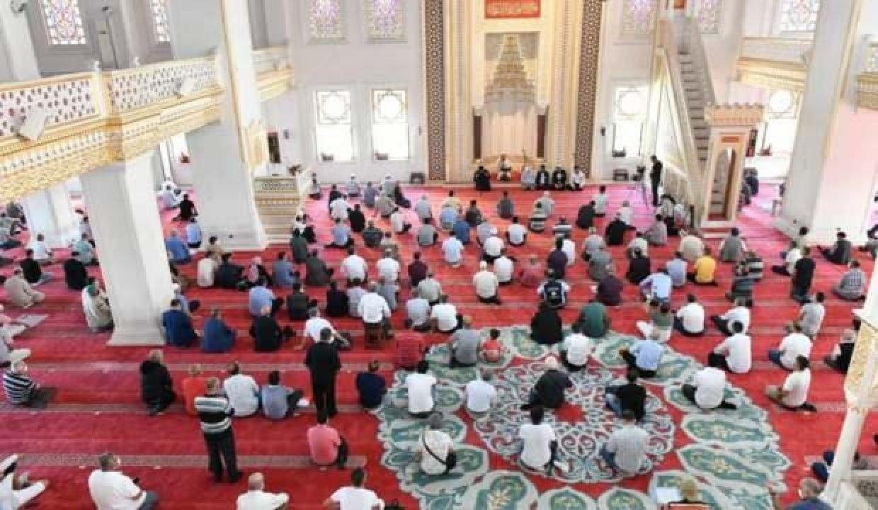Esenyurt’ta doğal afetlerde hayatını kaybedenler için mevlit okutuldu